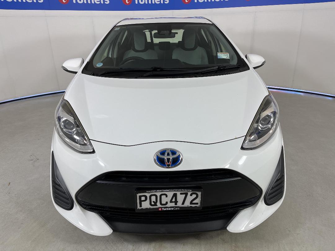 Photo '2' of Toyota Aqua