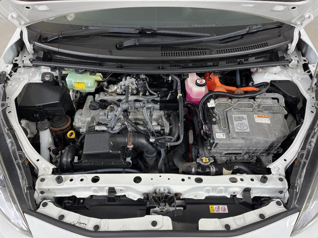 Photo '13' of Toyota Aqua