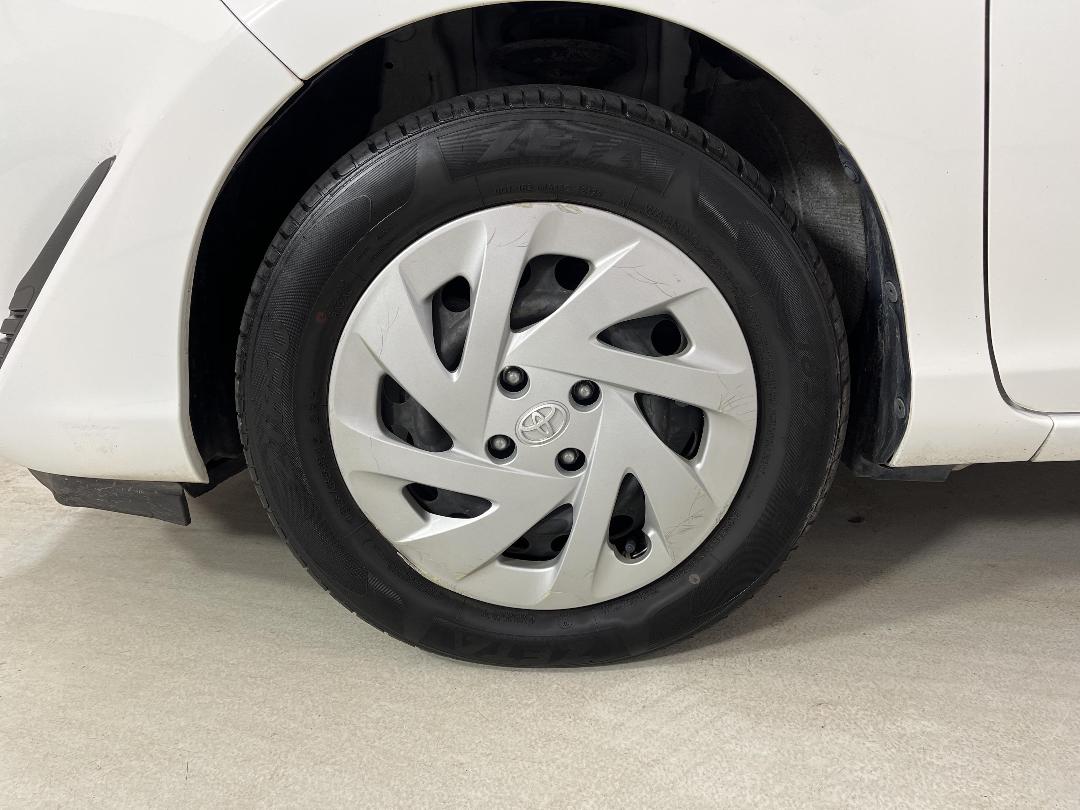 Photo '10' of Toyota Aqua