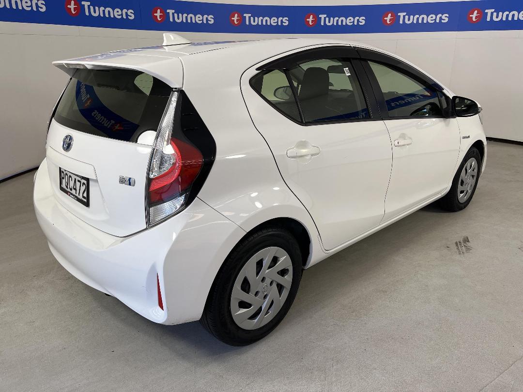 Photo '7' of Toyota Aqua