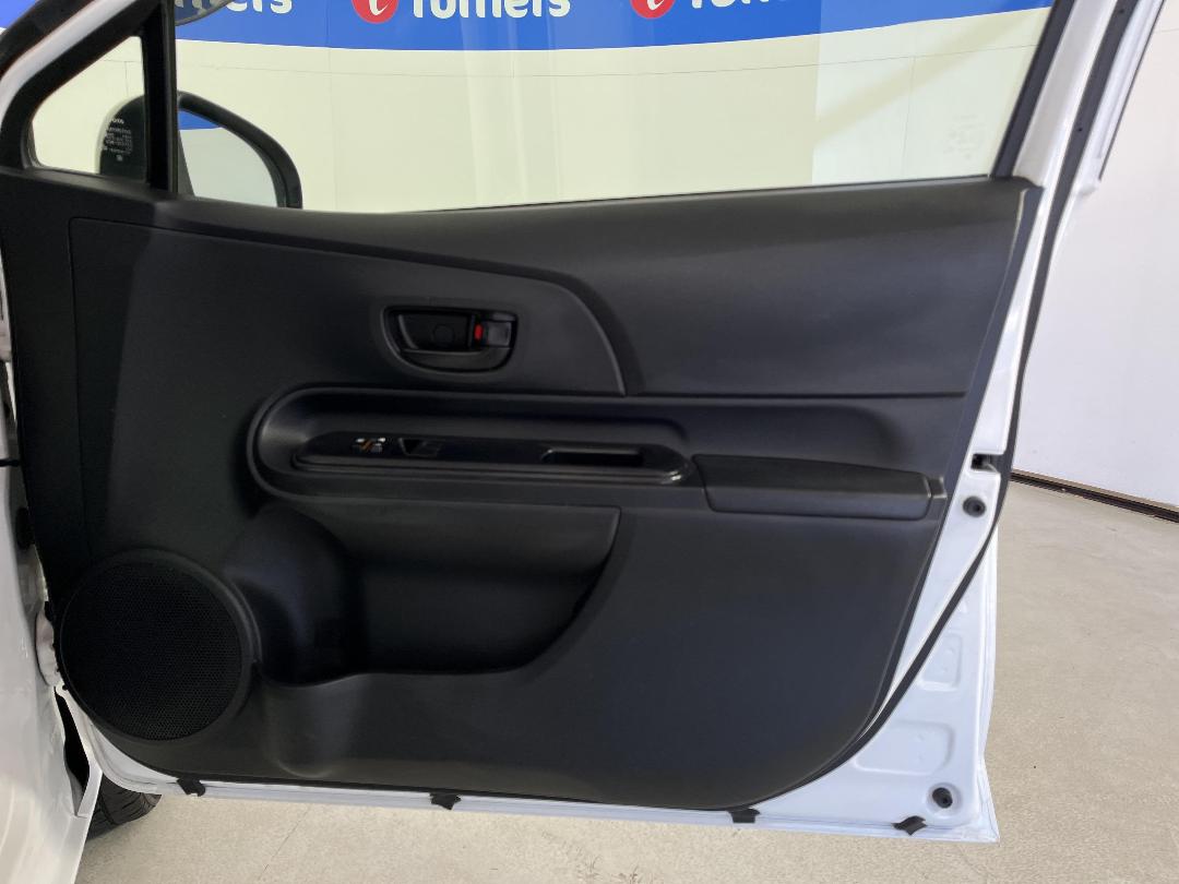 Photo '15' of Toyota Aqua