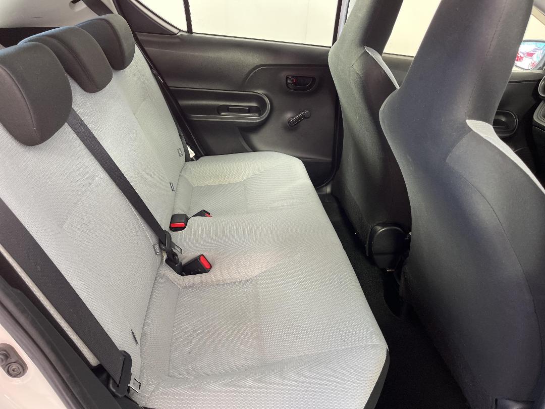 Photo '20' of Toyota Aqua