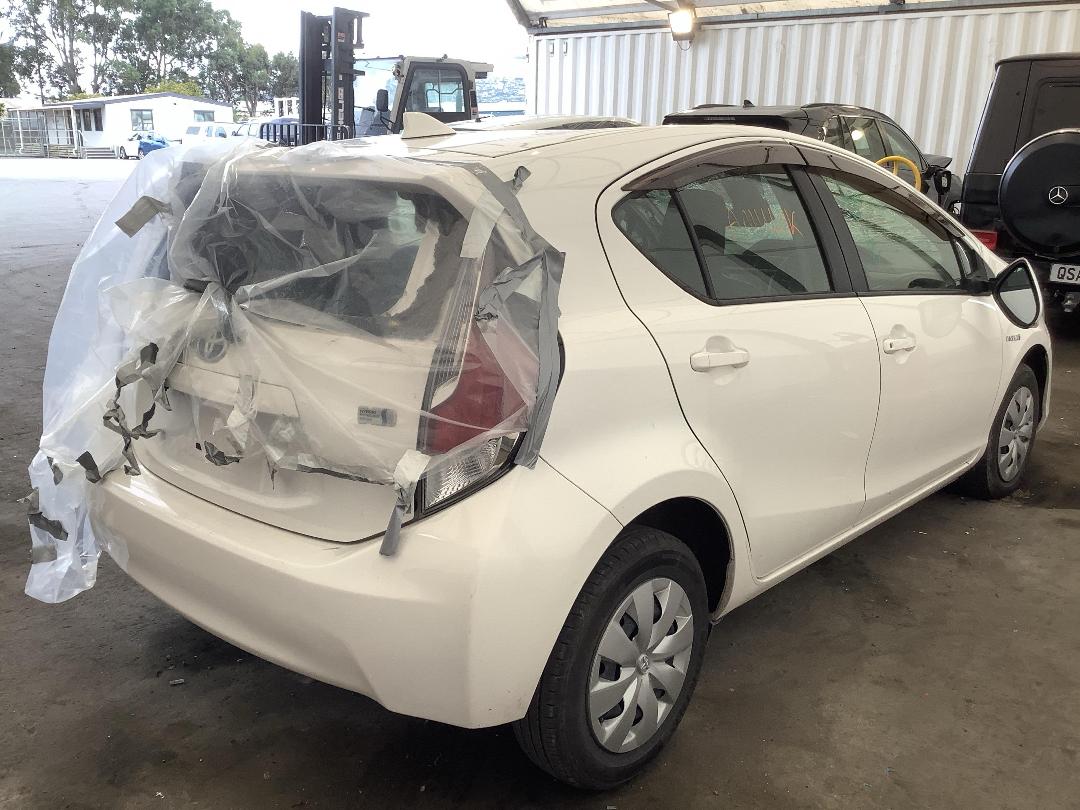 Photo '6' of Toyota Aqua