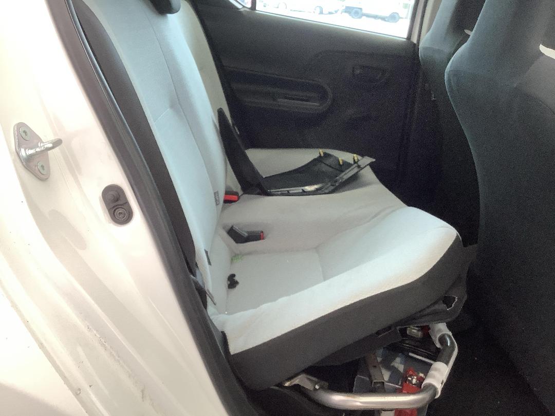 Photo '10' of Toyota Aqua