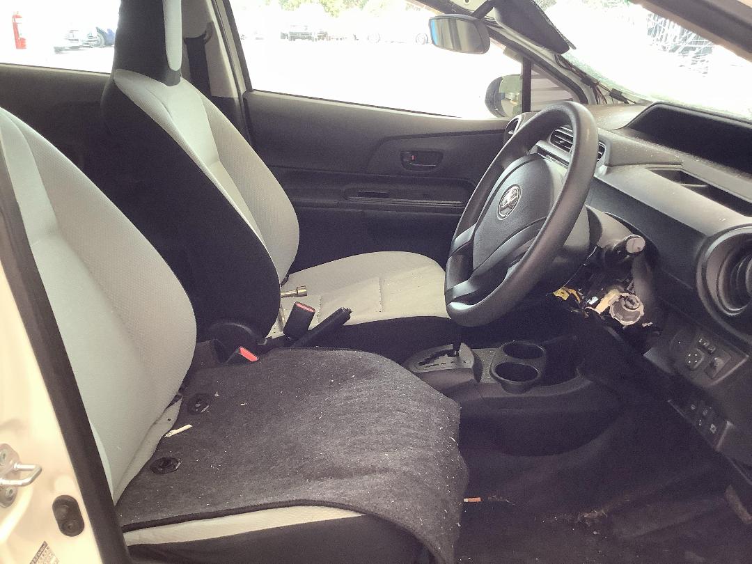 Photo '12' of Toyota Aqua