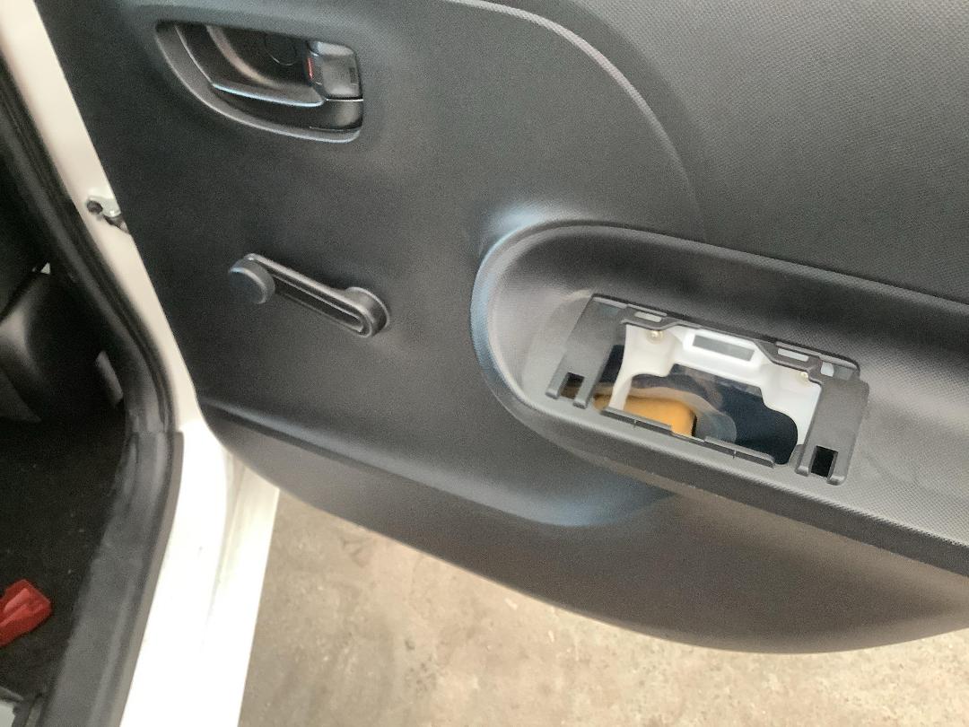 Photo '11' of Toyota Aqua