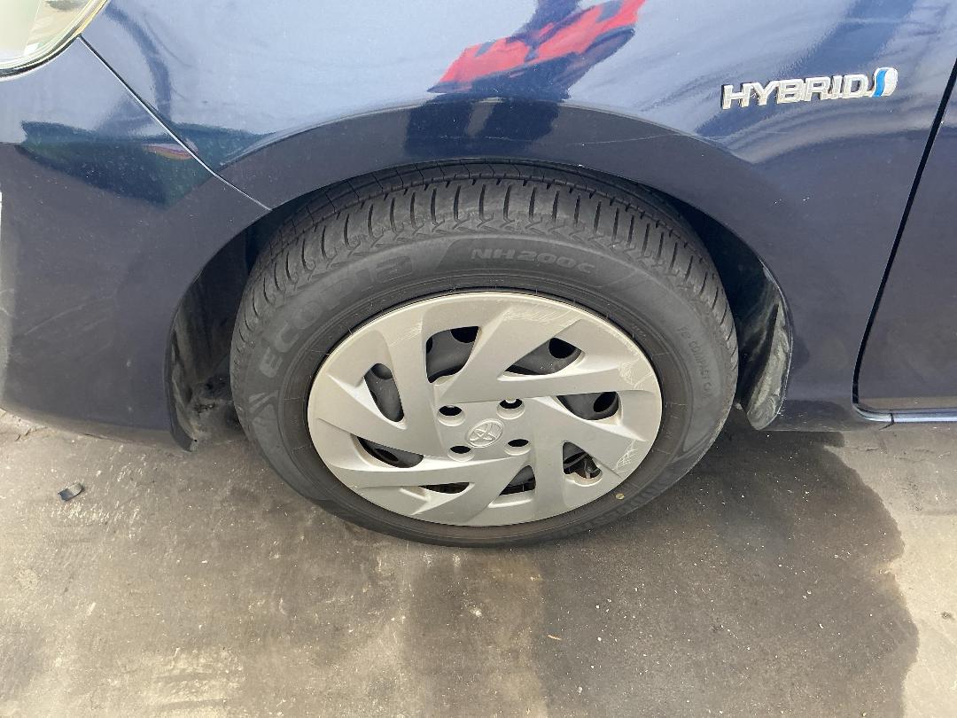 Photo '7' of Toyota Aqua Hybrid Photo '7' of Toyota Aqua Hybrid