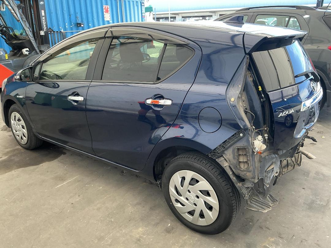 Photo '11' of Toyota Aqua Hybrid Photo '11' of Toyota Aqua Hybrid