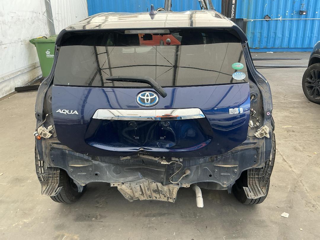 Photo '15' of Toyota Aqua Hybrid Photo '15' of Toyota Aqua Hybrid