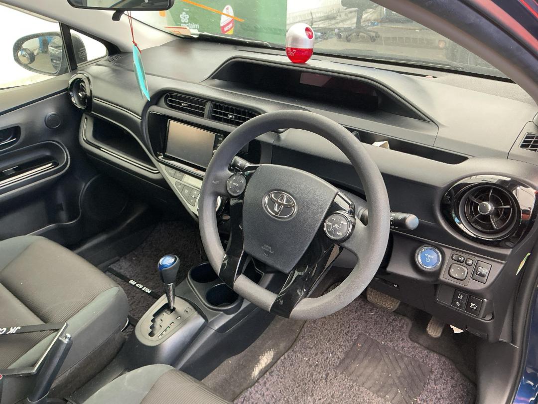 Photo '21' of Toyota Aqua Hybrid Photo '21' of Toyota Aqua Hybrid