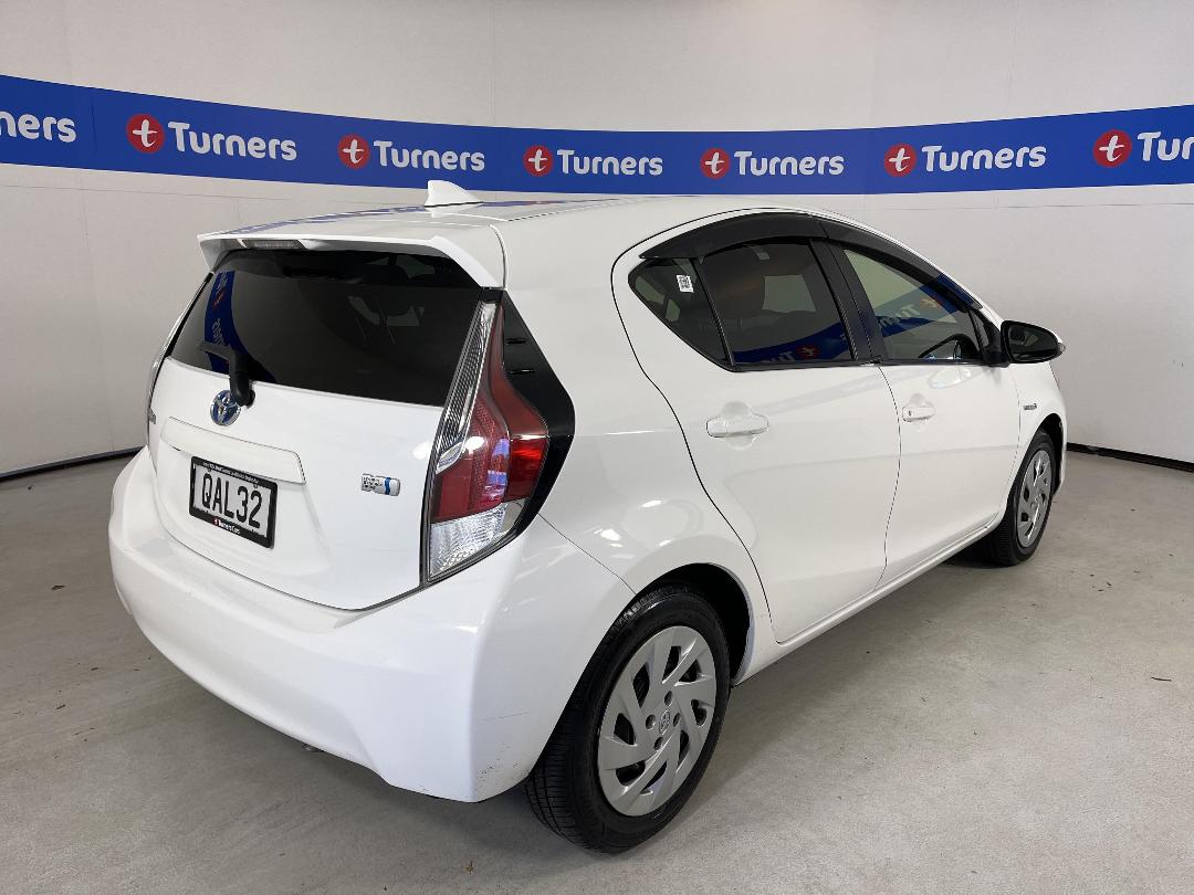 Photo '7' of Toyota Aqua