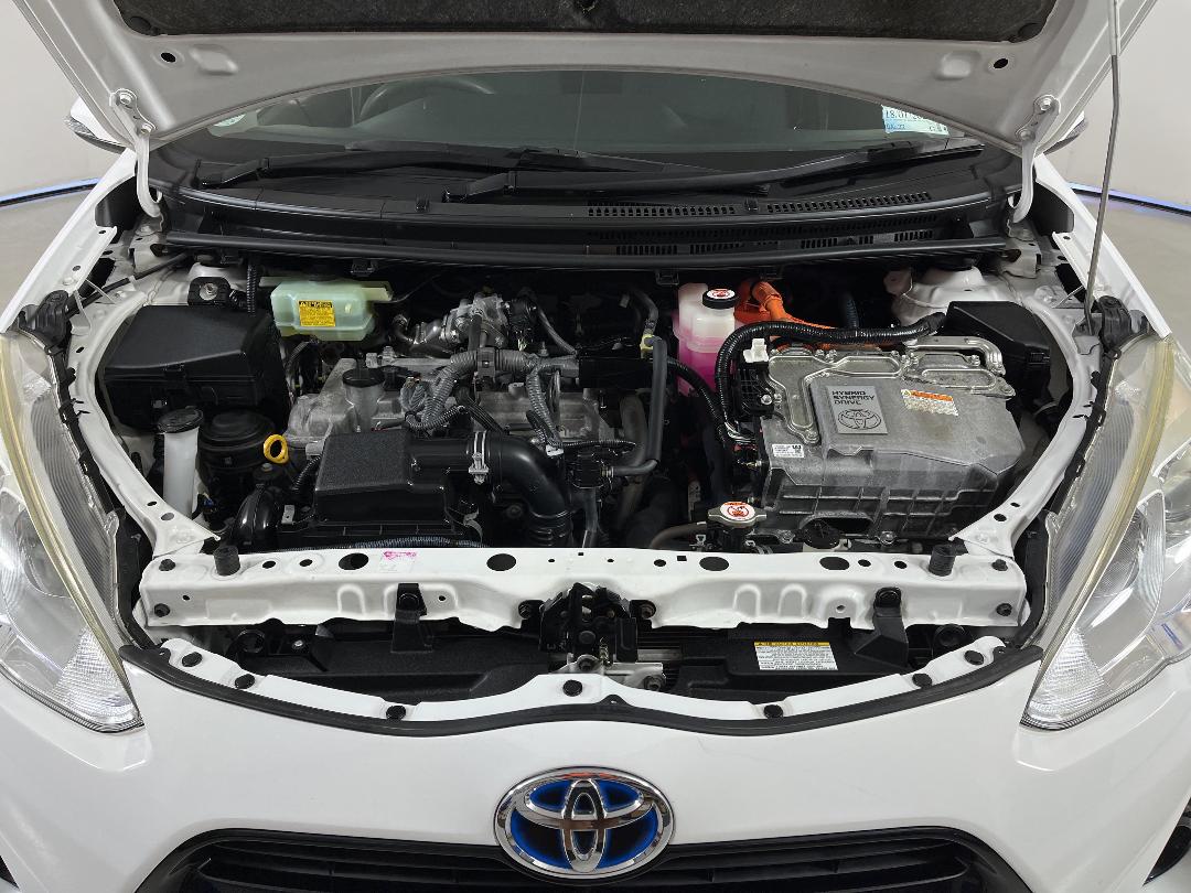 Photo '13' of Toyota Aqua