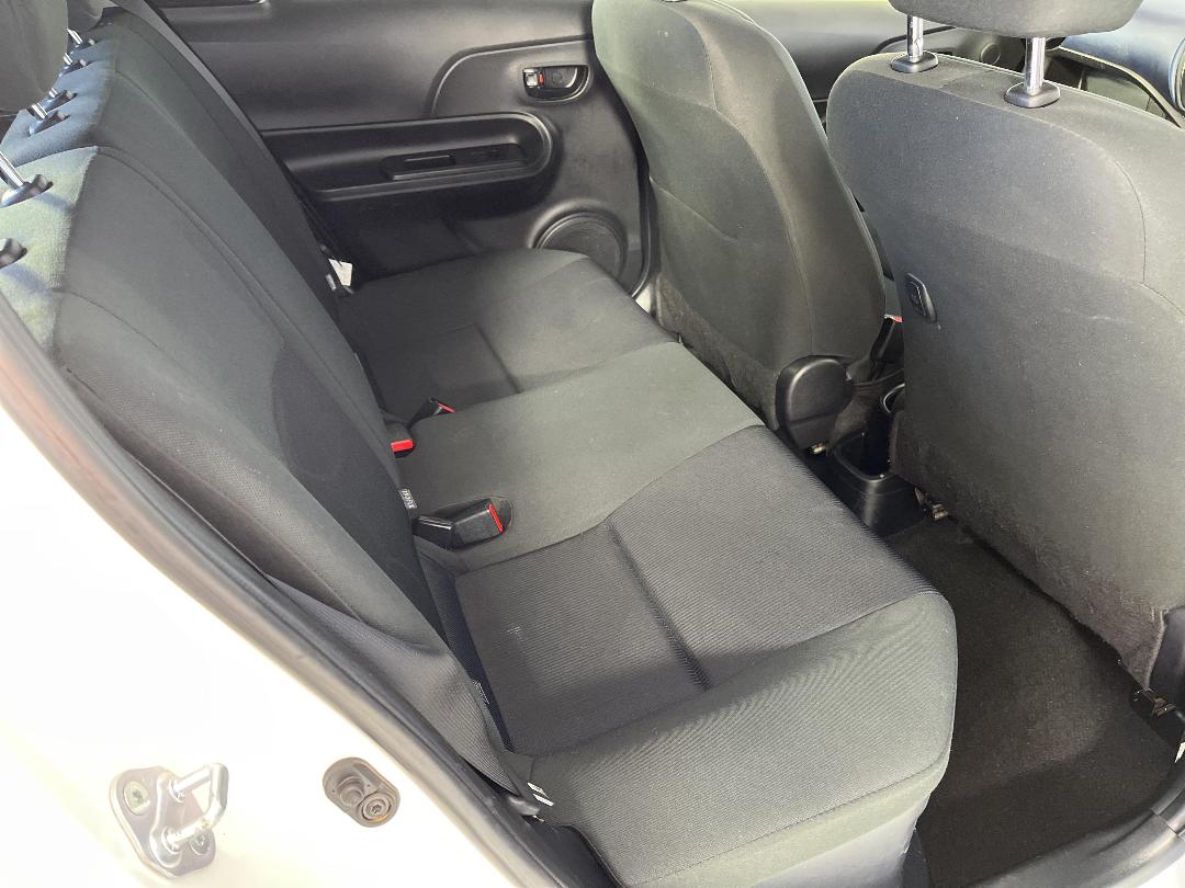 Photo '20' of Toyota Aqua