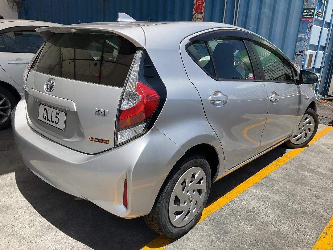 Photo '8' of Toyota Aqua Hybrid Photo '8' of Toyota Aqua Hybrid