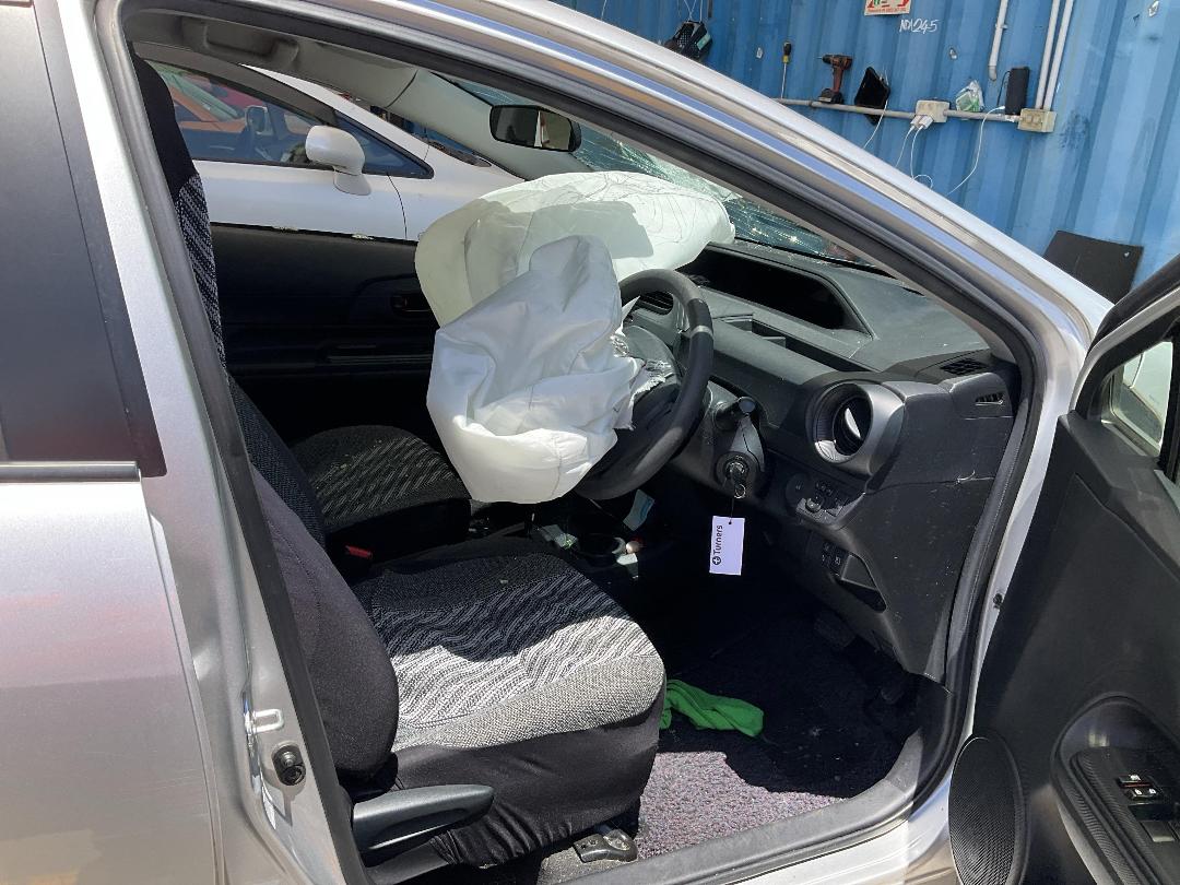 Photo '14' of Toyota Aqua Hybrid Photo '14' of Toyota Aqua Hybrid