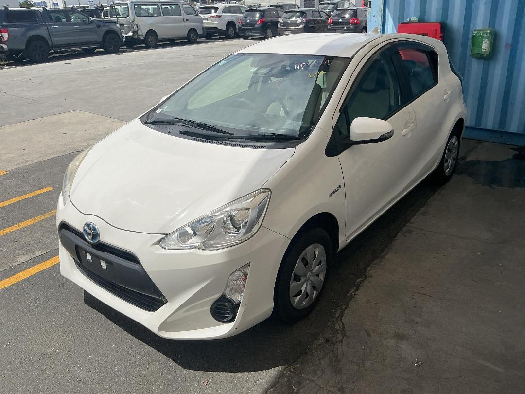 Photo '5' of Toyota Aqua Photo '5' of Toyota Aqua