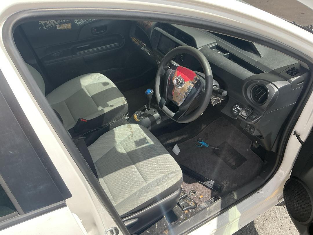 Photo '18' of Toyota Aqua Photo '18' of Toyota Aqua