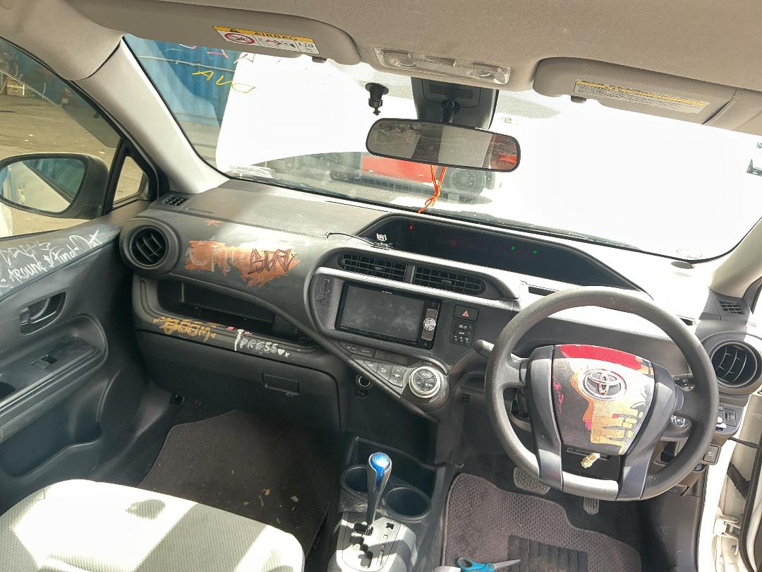 Photo '20' of Toyota Aqua Photo '20' of Toyota Aqua