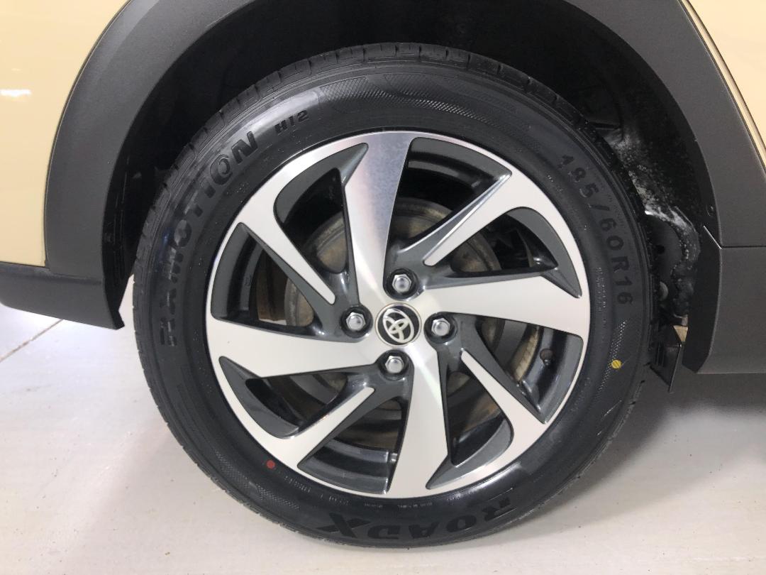 Photo '12' of Toyota Aqua