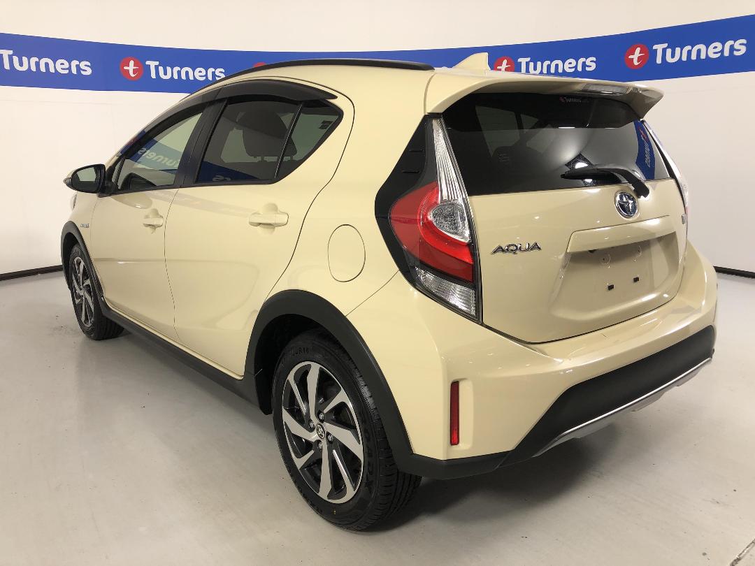 Photo '5' of Toyota Aqua