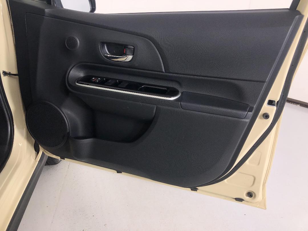 Photo '15' of Toyota Aqua