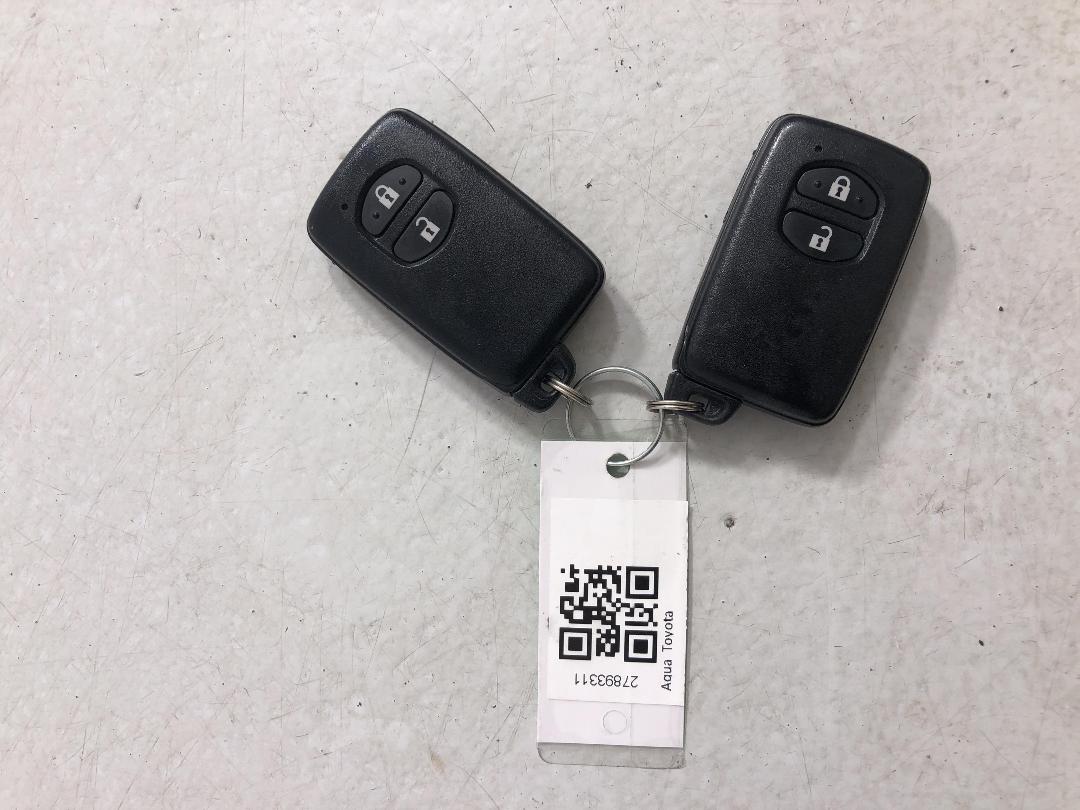 Photo '22' of Toyota Aqua