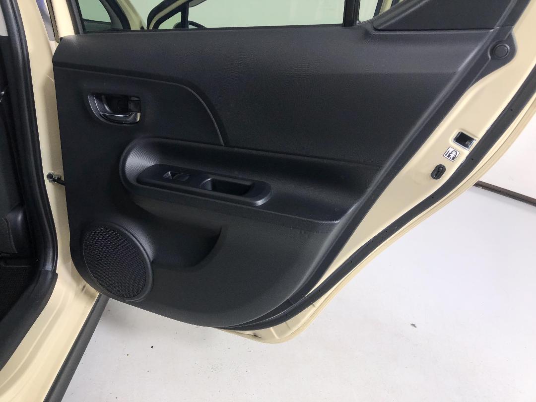 Photo '19' of Toyota Aqua