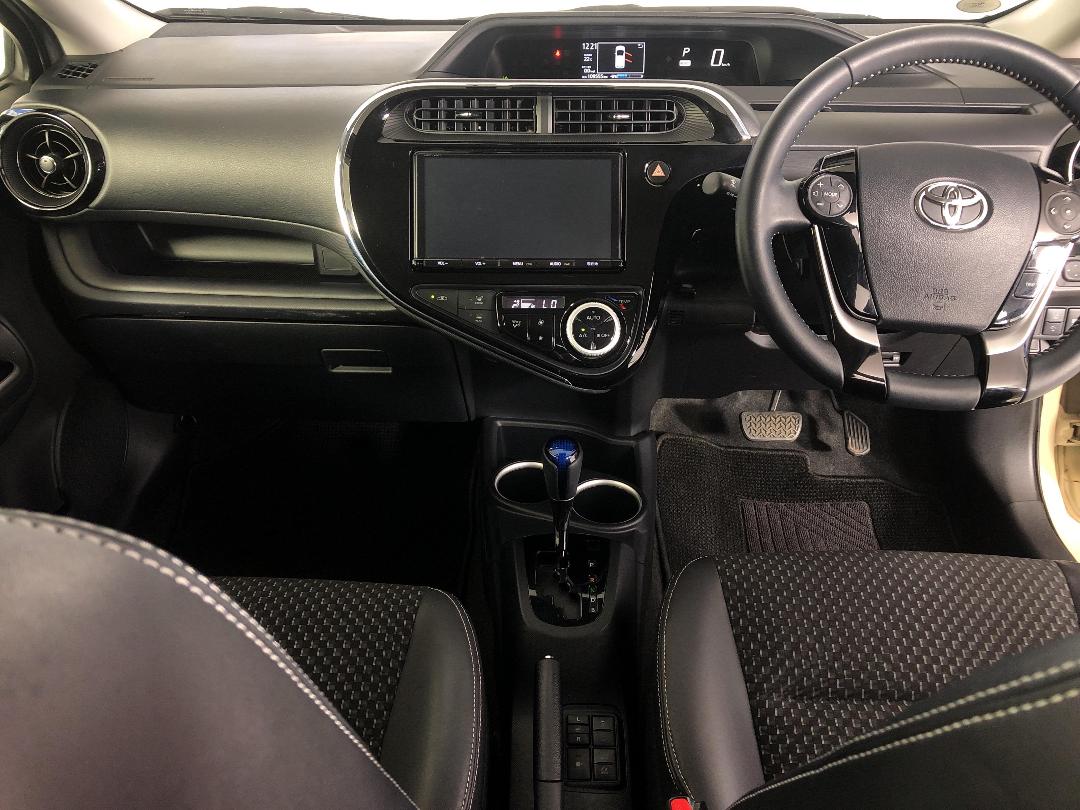 Photo '17' of Toyota Aqua