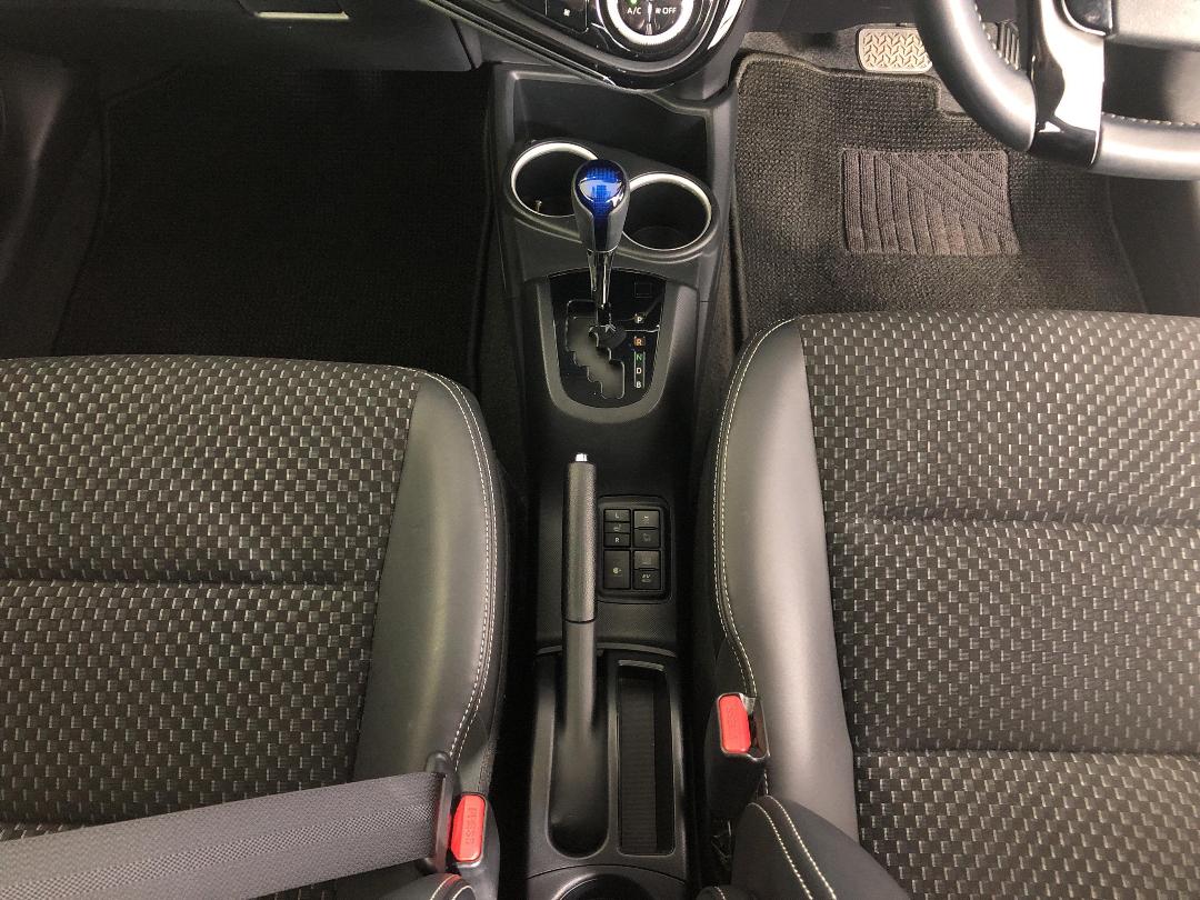 Photo '18' of Toyota Aqua