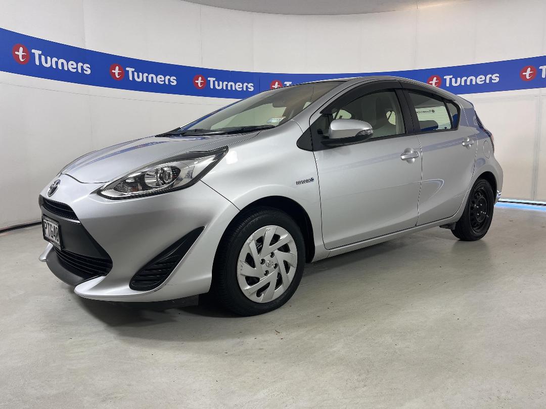 Photo '4' of Toyota Aqua Photo '4' of Toyota Aqua