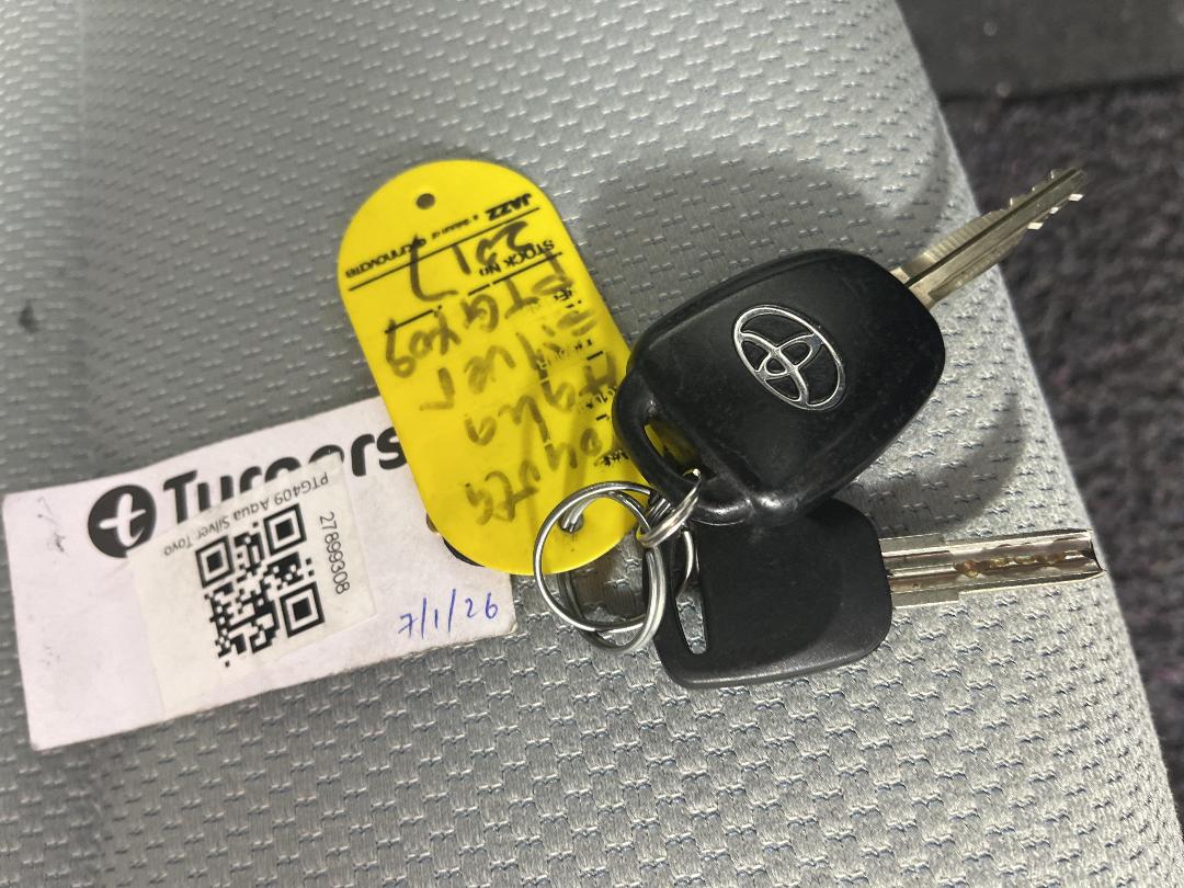 Photo '22' of Toyota Aqua Photo '22' of Toyota Aqua