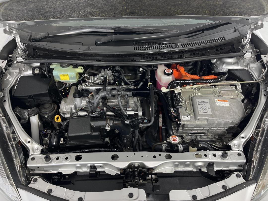 Photo '13' of Toyota Aqua