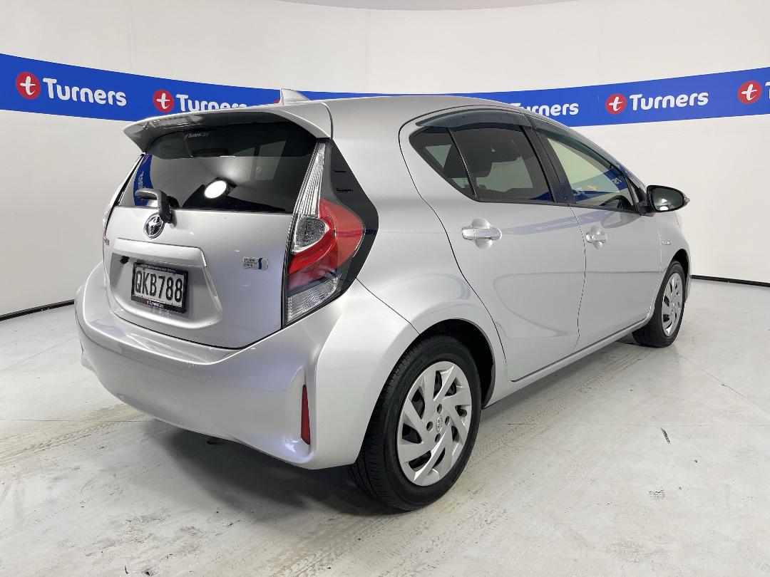 Photo '7' of Toyota Aqua