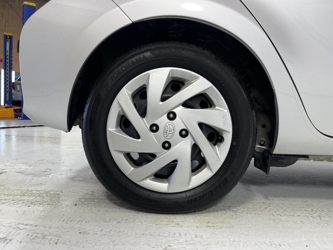 Photo '12' of Toyota Aqua