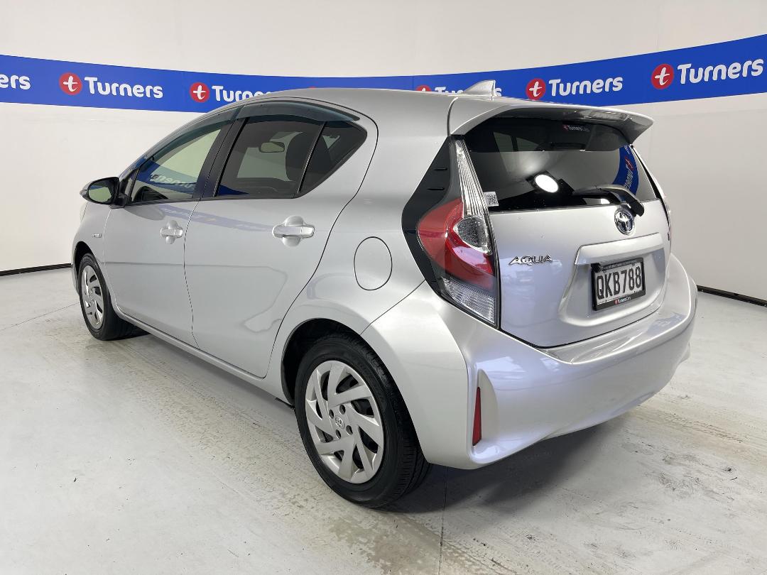 Photo '5' of Toyota Aqua