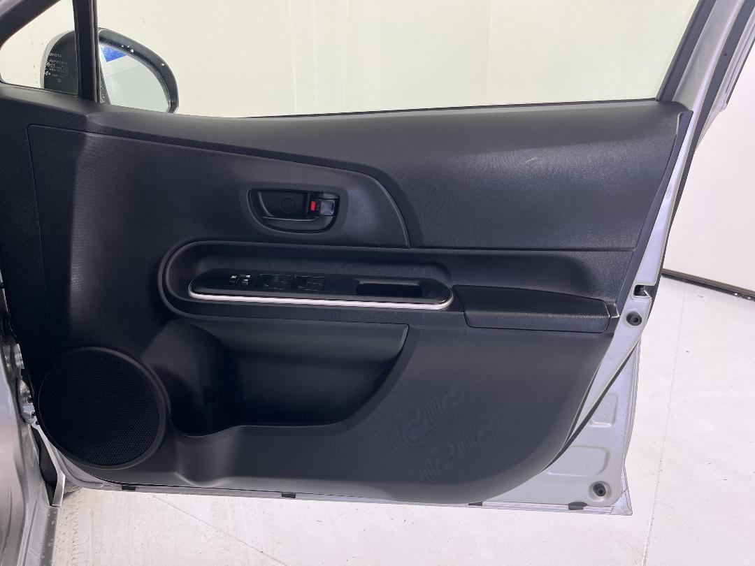 Photo '15' of Toyota Aqua