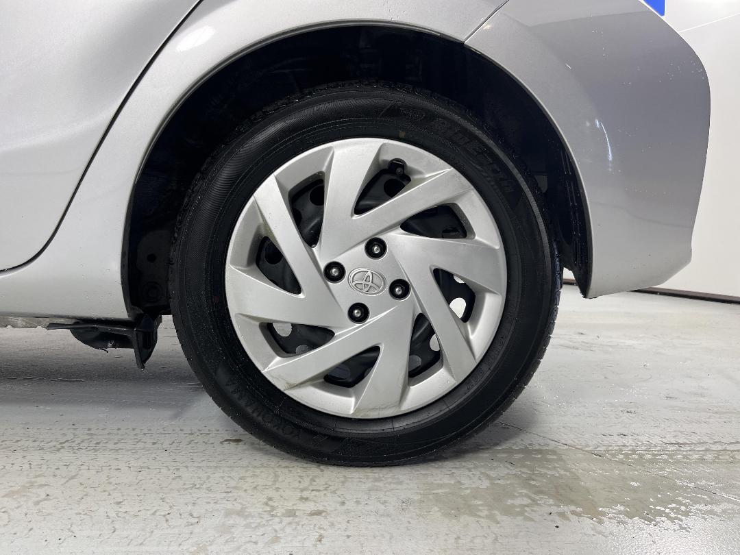 Photo '11' of Toyota Aqua