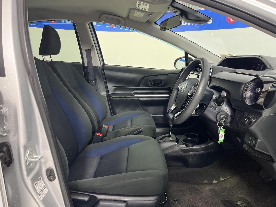 Photo '16' of Toyota Aqua