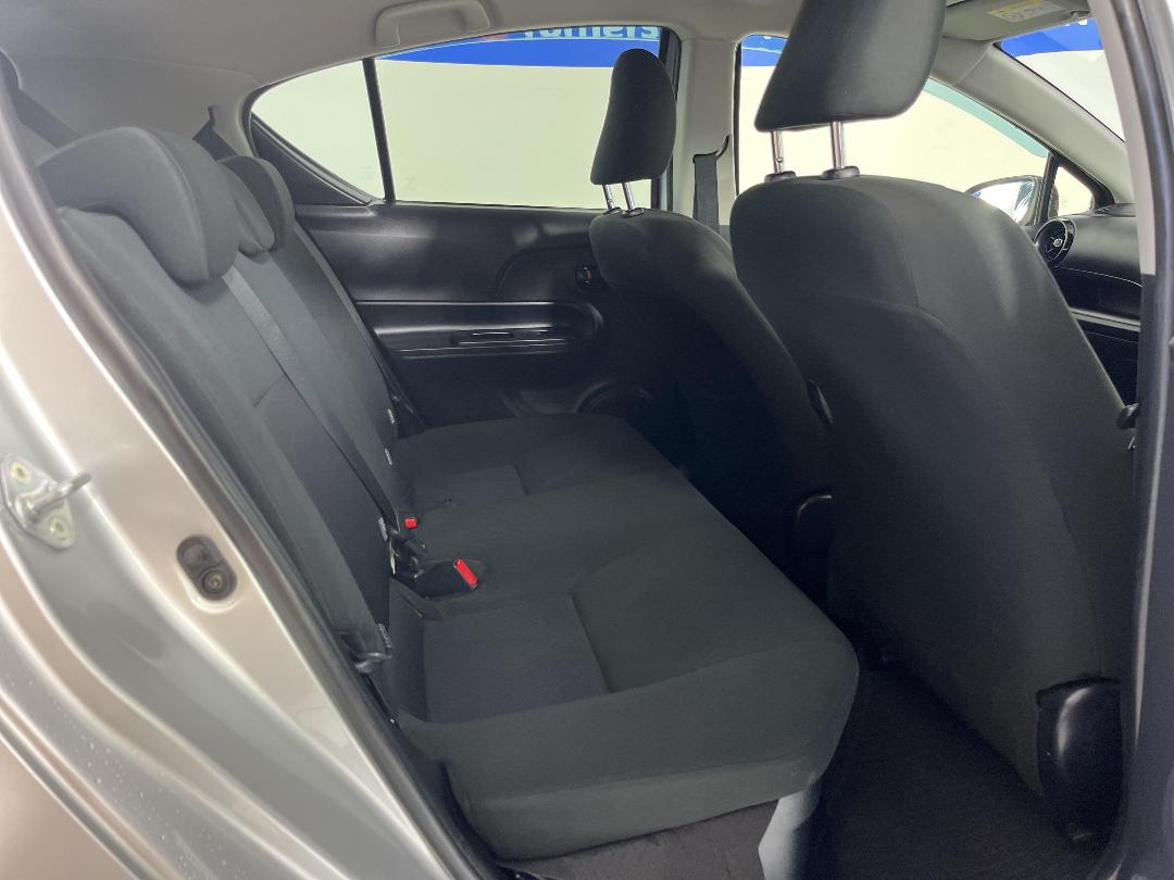 Photo '20' of Toyota Aqua