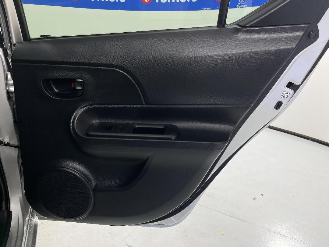 Photo '19' of Toyota Aqua