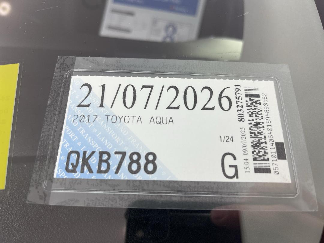 Photo '30' of Toyota Aqua