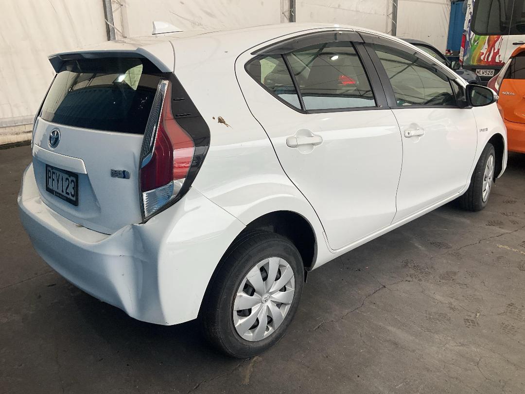 Photo '5' of Toyota Aqua