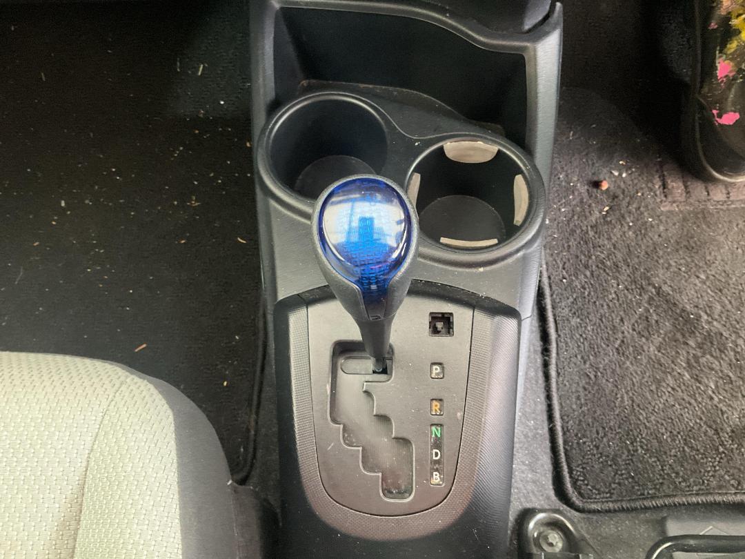 Photo '11' of Toyota Aqua