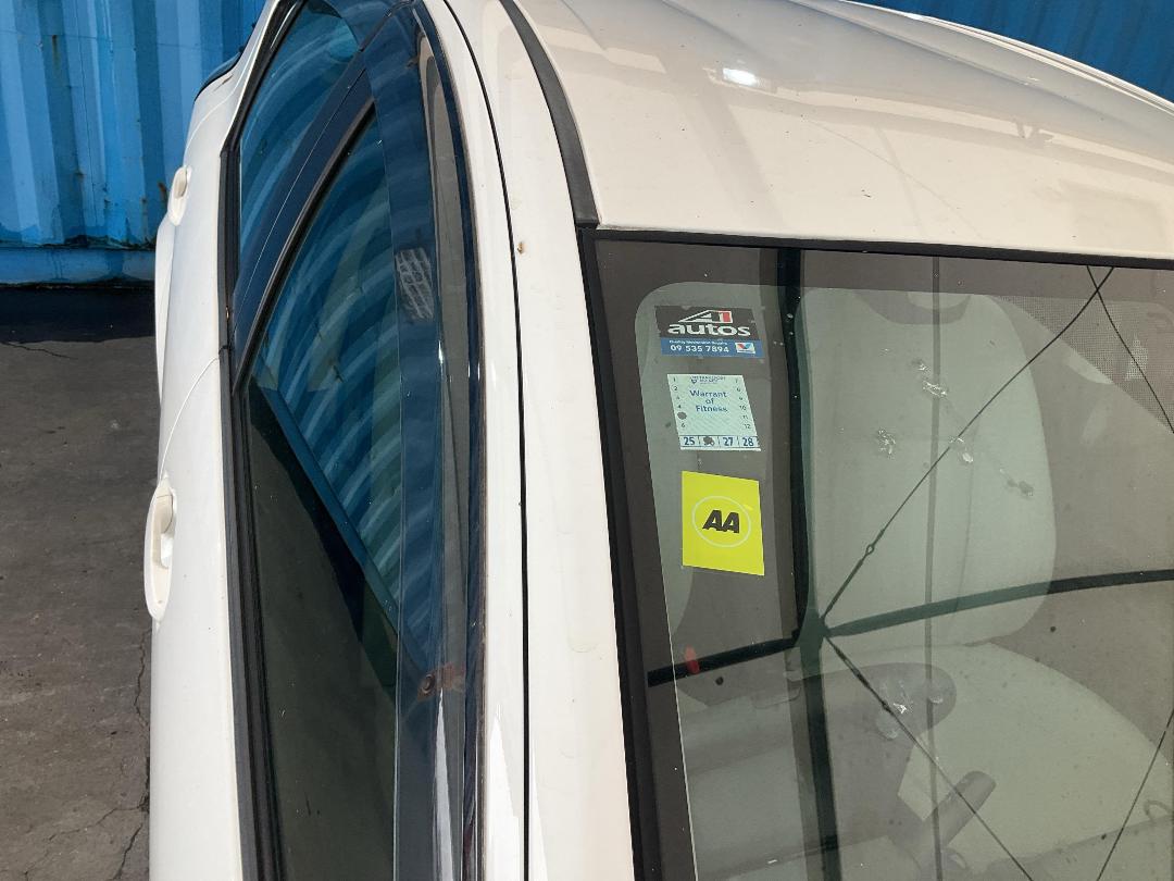 Photo '13' of Toyota Aqua