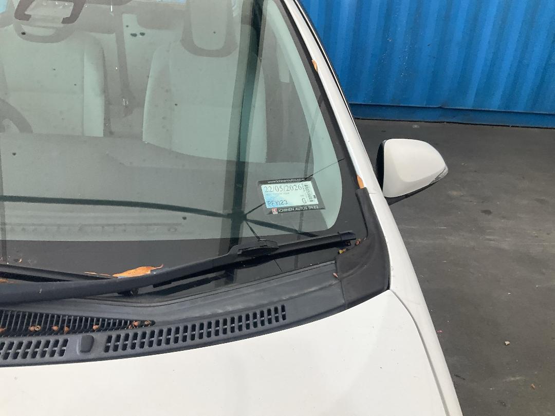 Photo '14' of Toyota Aqua