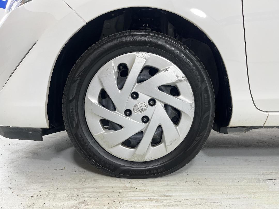 Photo '10' of Toyota Aqua Photo '10' of Toyota Aqua