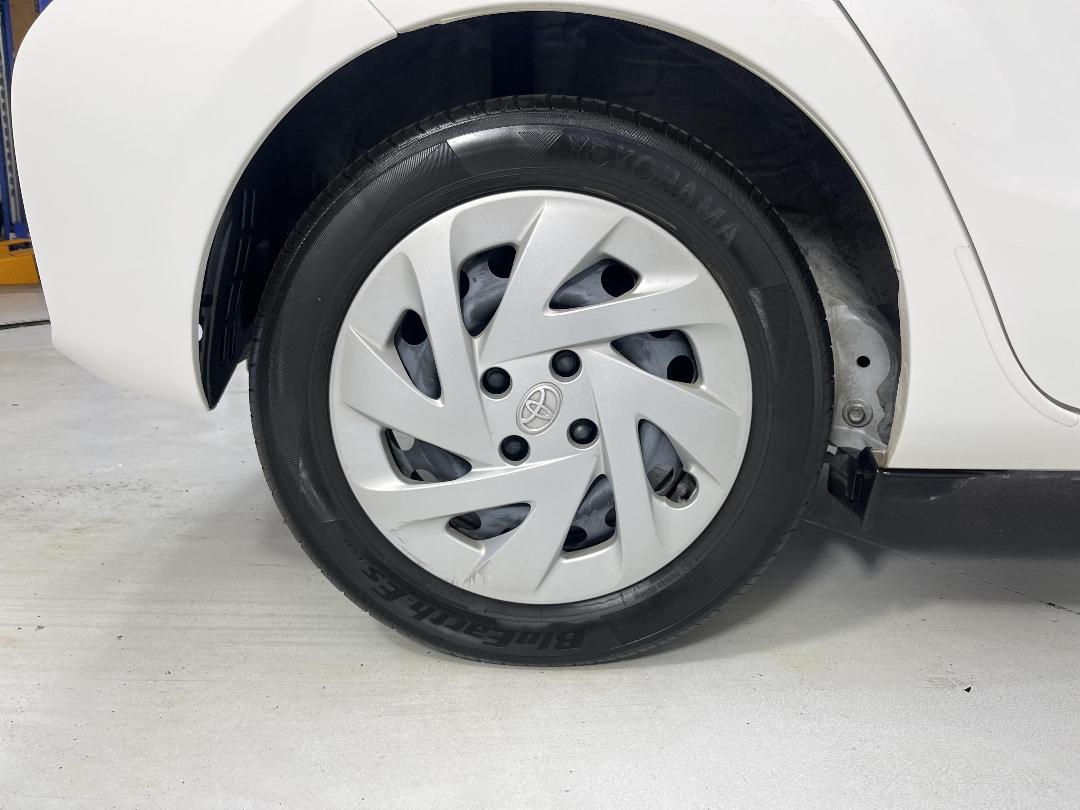 Photo '12' of Toyota Aqua Photo '12' of Toyota Aqua