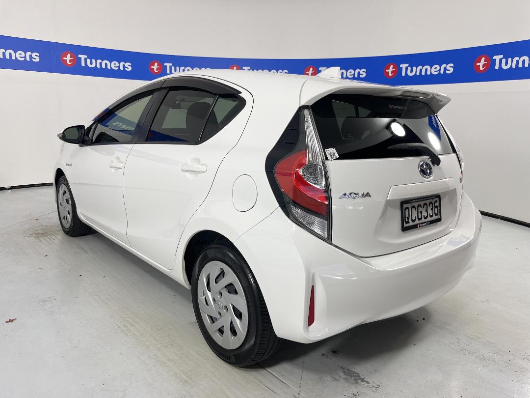 Photo '5' of Toyota Aqua Photo '5' of Toyota Aqua