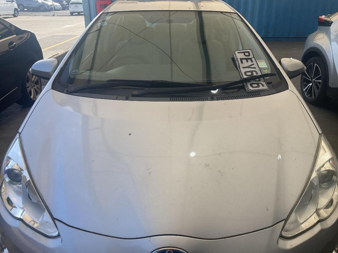 Photo '2' of Toyota Aqua Photo '2' of Toyota Aqua