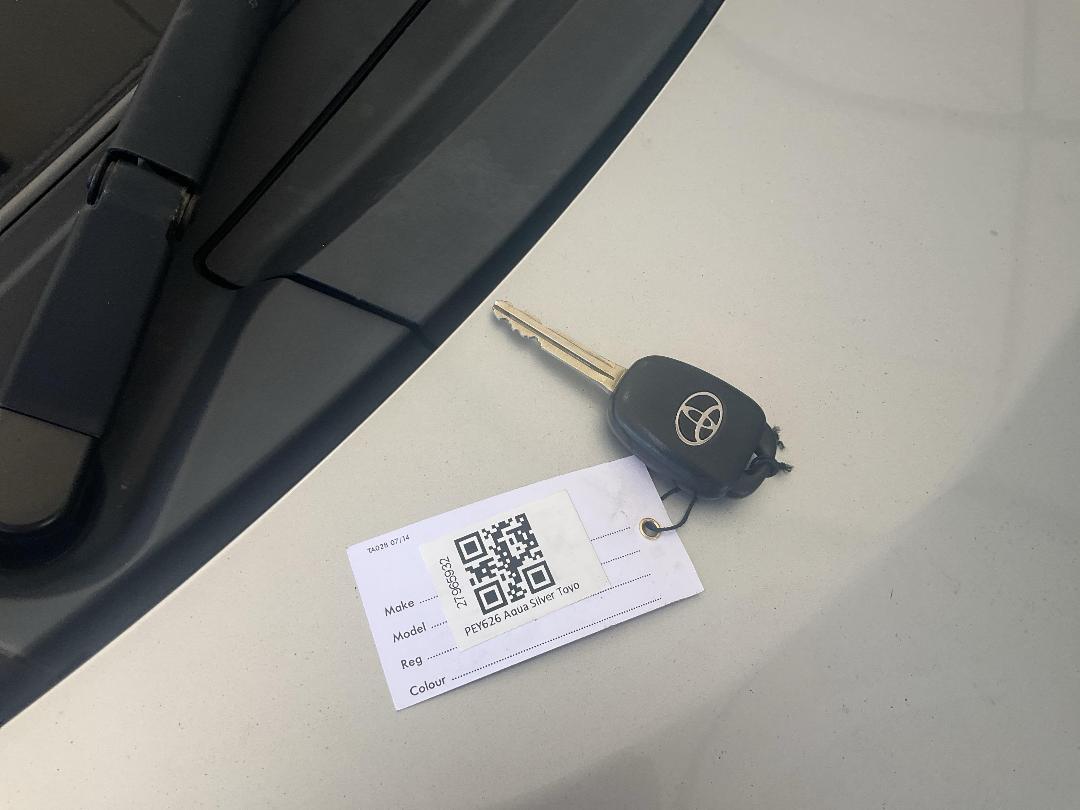 Photo '11' of Toyota Aqua Photo '11' of Toyota Aqua